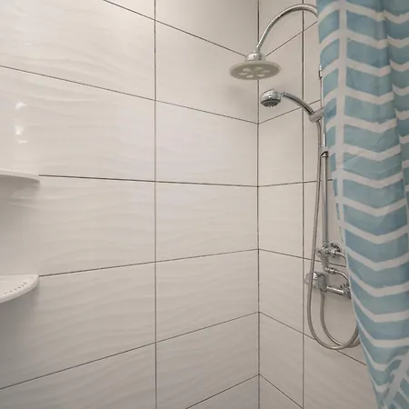 Apartament With Parking Space Gornji Karin, Novigrad - 23985 *