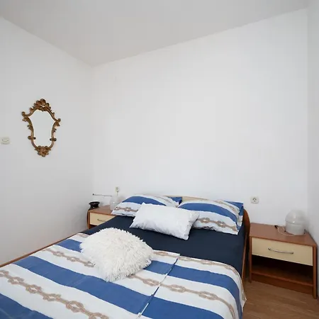 Appartement With Parking Space Gornji Karin, Novigrad - 23985