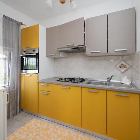 Apartment With Parking Space Gornji Karin, Novigrad - 23985