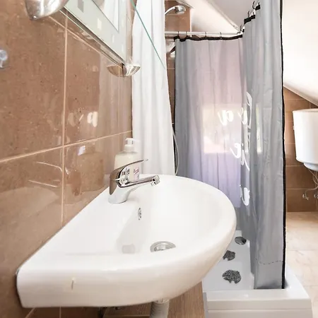 With Parking Space Gornji Karin, Novigrad - 23985 * Obrovac