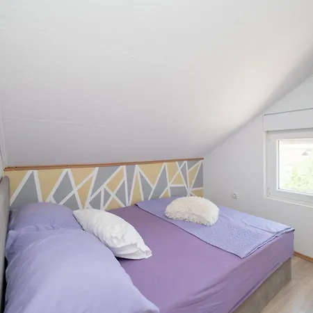 Appartement With Parking Space Gornji Karin, Novigrad - 23985
