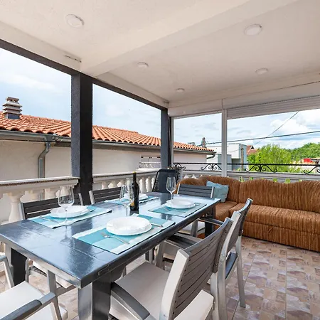 With Parking Space Gornji Karin, Novigrad - 23985 Appartement *
