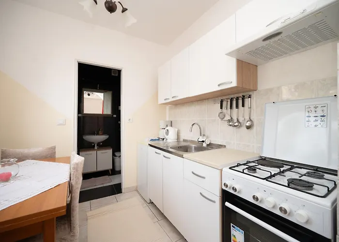 With Parking Space Gornji Karin, Novigrad - 23985 * Obrovac