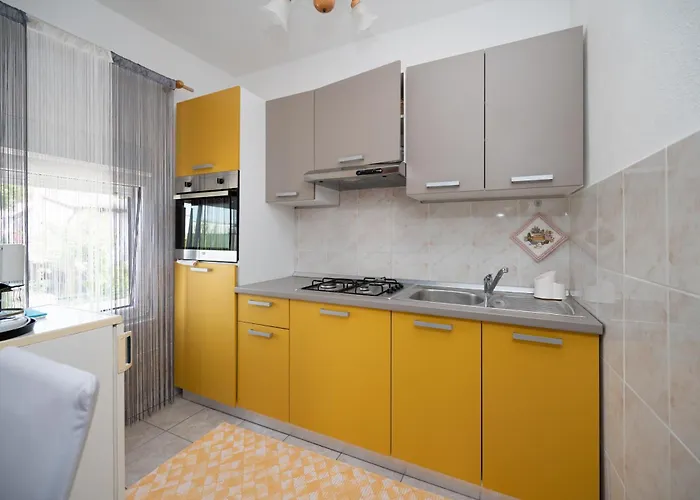 Appartamento With Parking Space Gornji Karin, Novigrad - 23985
