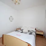With Parking Space Gornji Karin, Novigrad - 23985 * オブロヴァツ