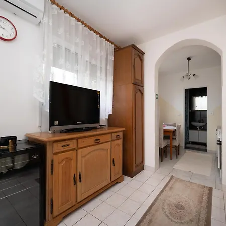 Apartamento With Parking Space Gornji Karin, Novigrad - 23985 Obrovac