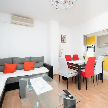 With Parking Space Gornji Karin, Novigrad - 23985 *