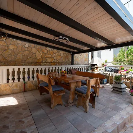 Apartman With Parking Space Gornji Karin, Novigrad - 23985